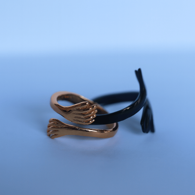 Simple Adjustable Love Hug Finger Ring