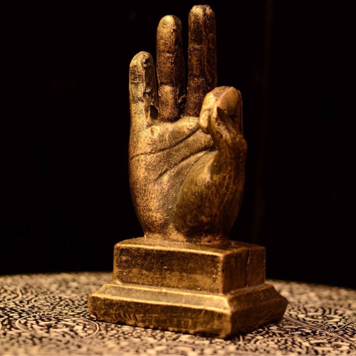 Golden Elegance Fiber Sculpture Collection